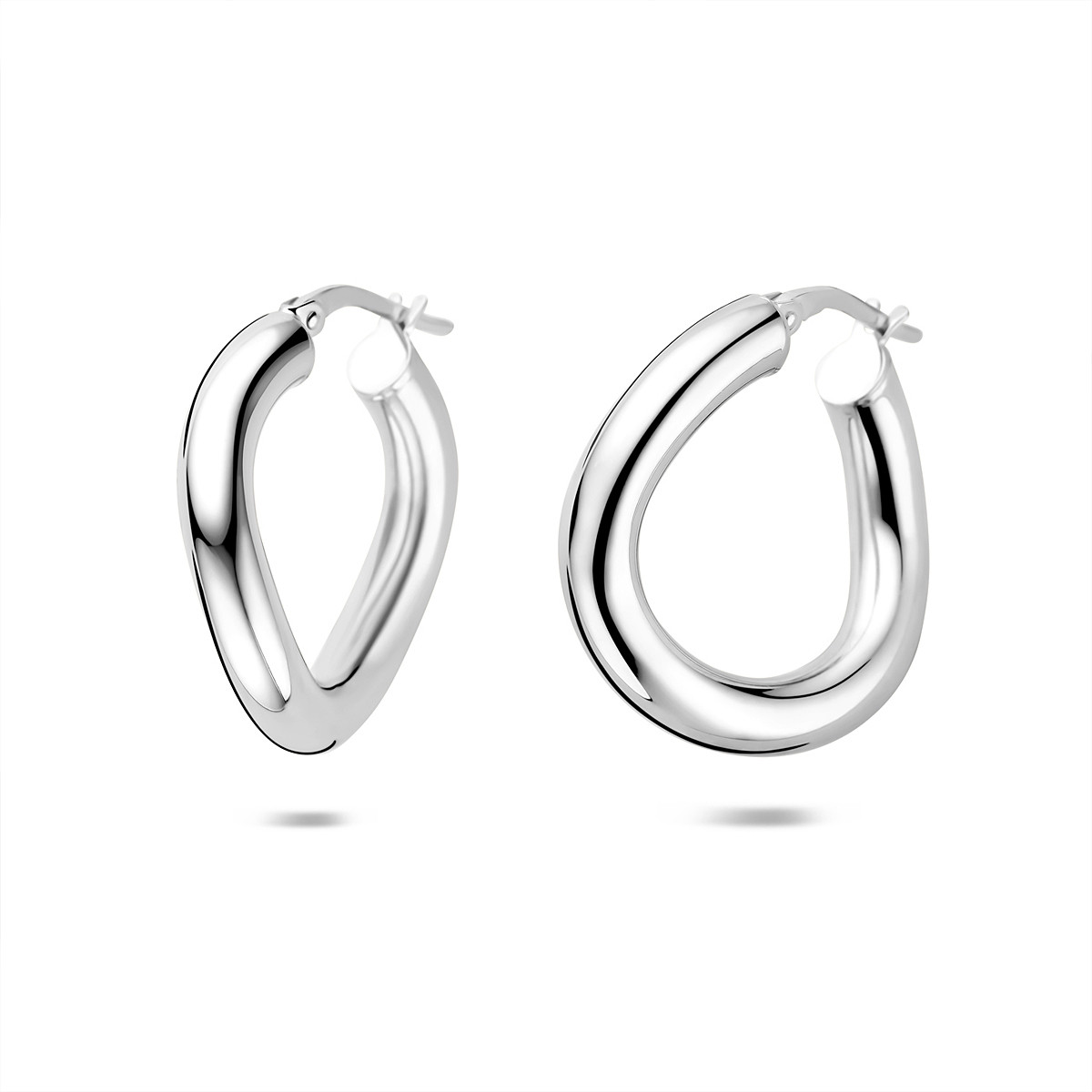 Zilveren oorringen met organische vorm glanzend 4 mm breed - Diameter 23 mm