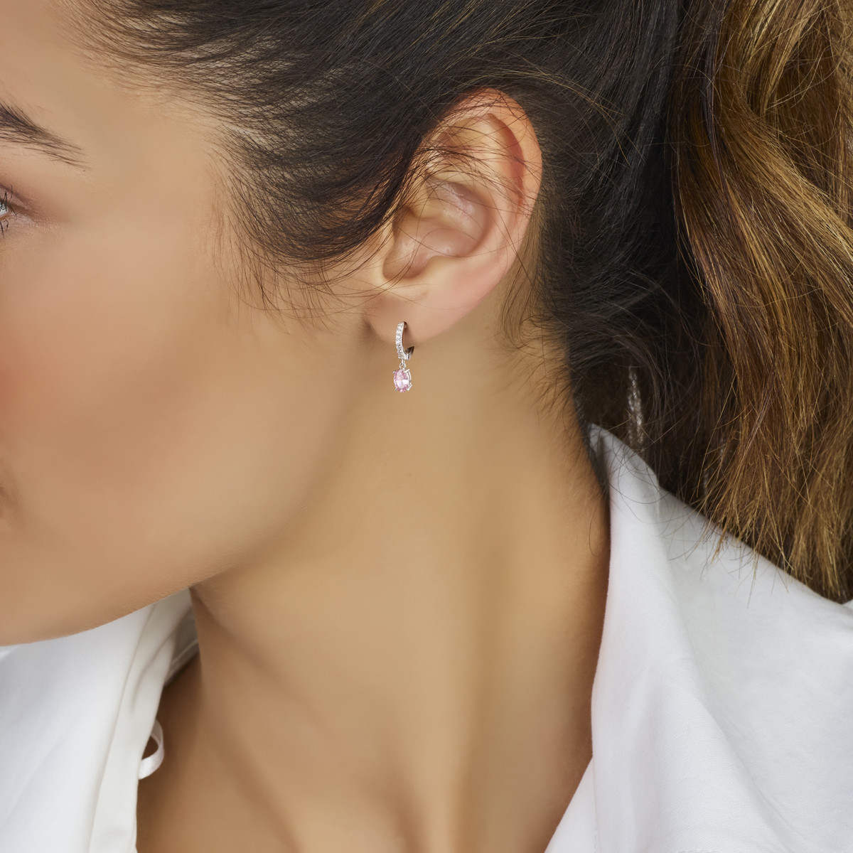 Zilveren oorringen met roze ovale zirkonia's en glanzende afwerking - Hoogte 19 mm