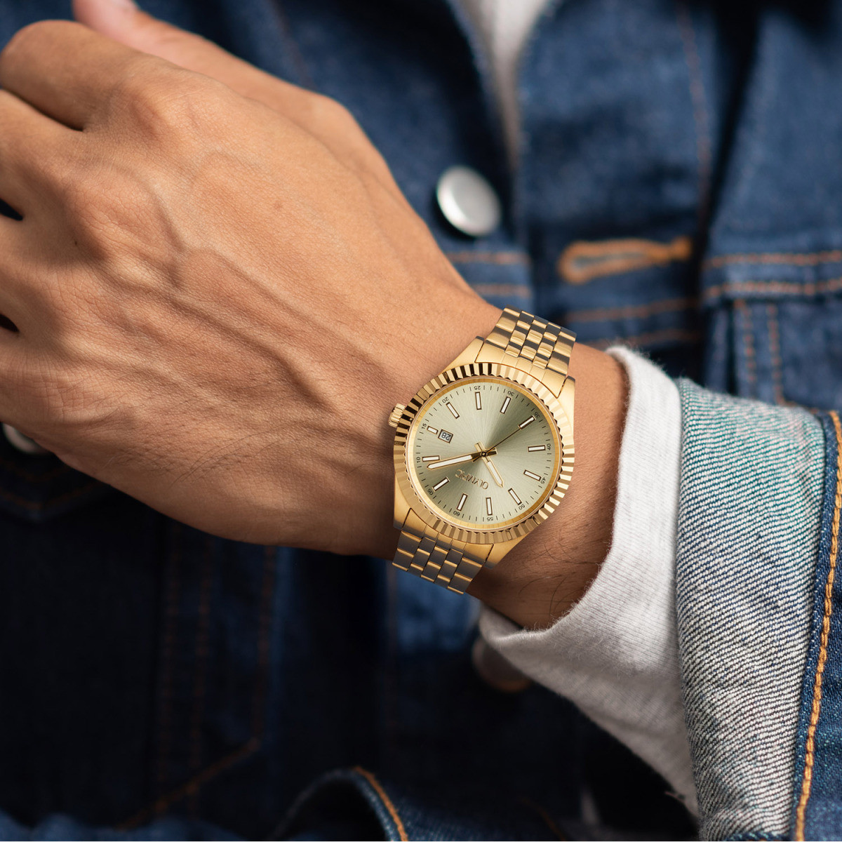 Olympic Novi OL75HDD002 goudkleurig quartz horloge met stalen band - Ø 40 mm