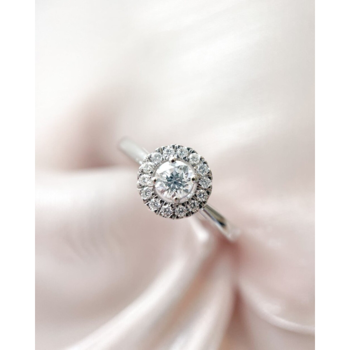 Aurore Emma RA25100030 halo ring van 18-karaat witgoud met lab grown diamant 0.30 crt