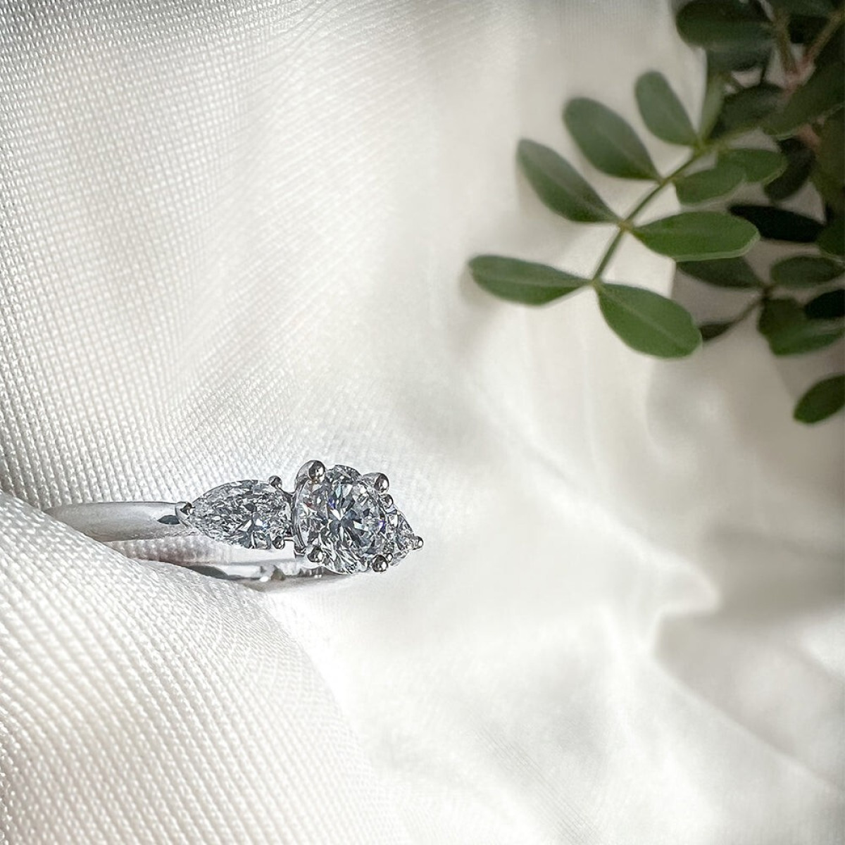 Aurore Evie RA25620090 witgouden diamanten ring met briljant lab grown 0.90 crt