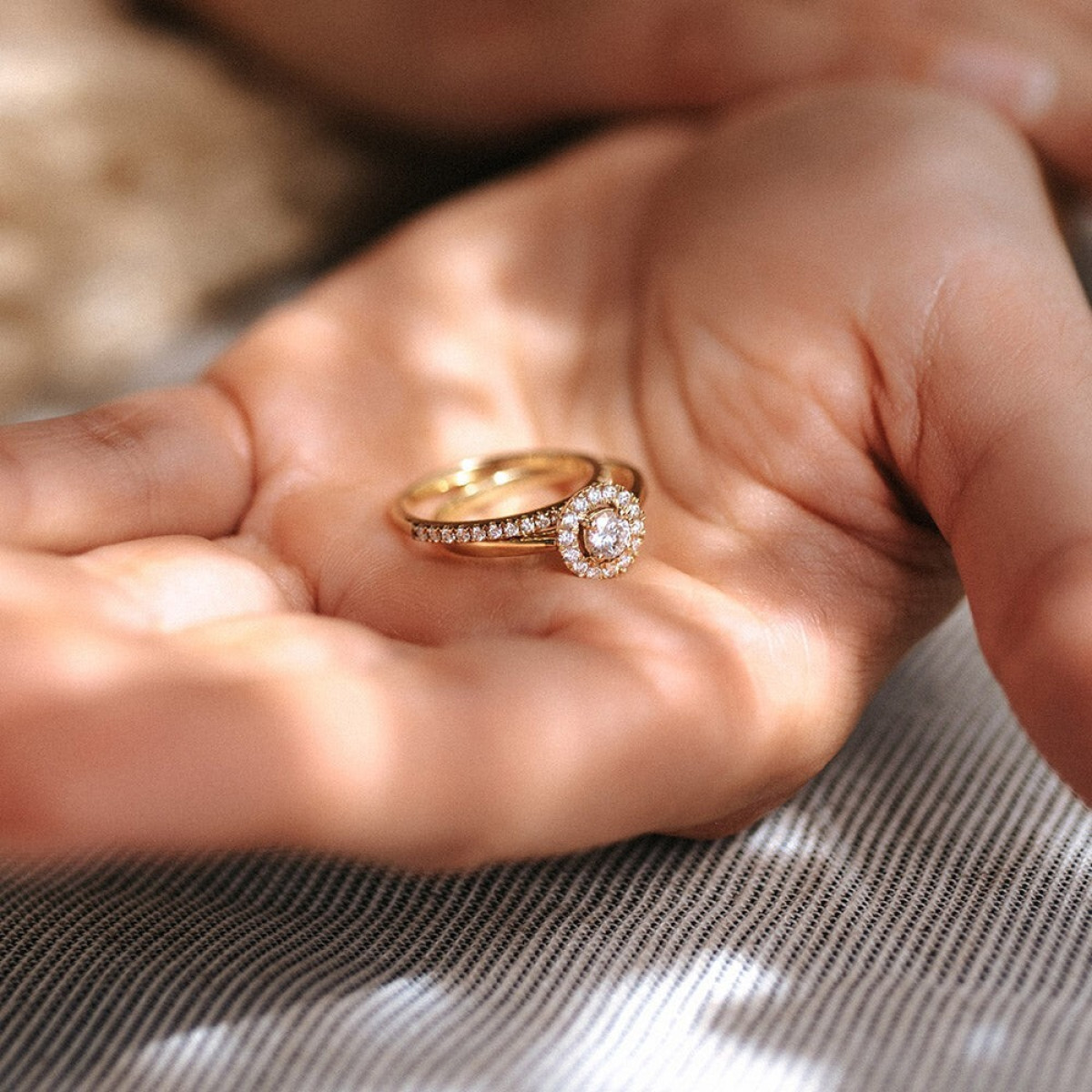 Aurore Millie RA15500020 alliance ring van 18-karaat goud met briljant geslepen labgrown diamant 0.20 crt