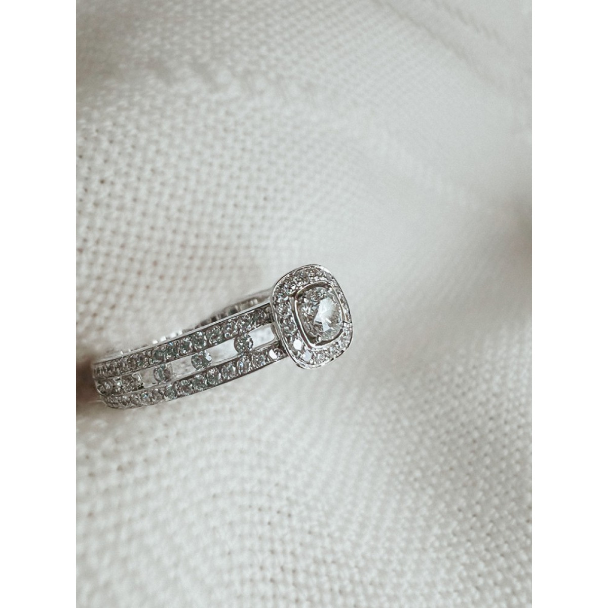 Witgouden diamanten ring met vierkante zetting