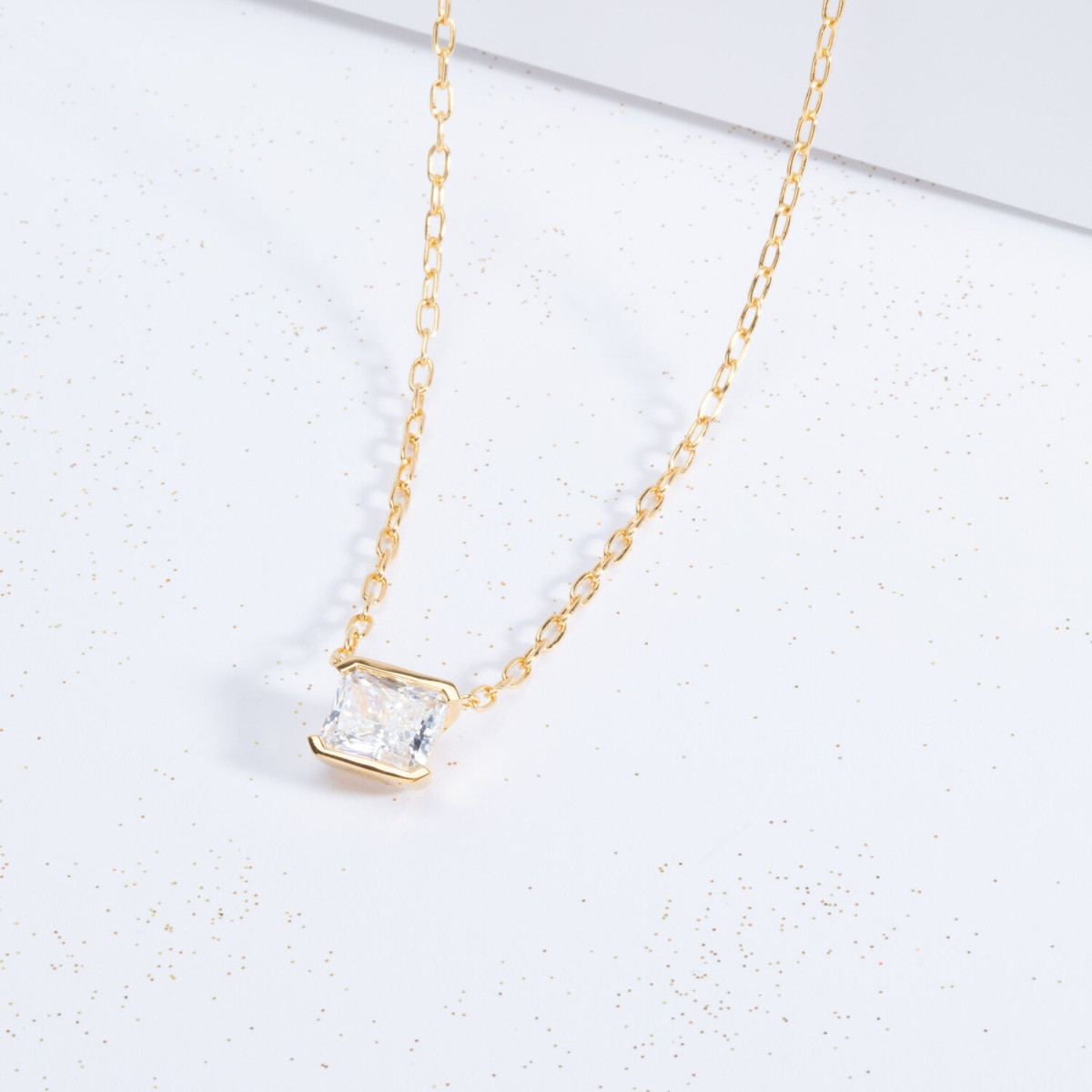Sif Jakobs gold plated ketting met rechthoekige zirkonia hanger SJ-N42258-CZ-YG