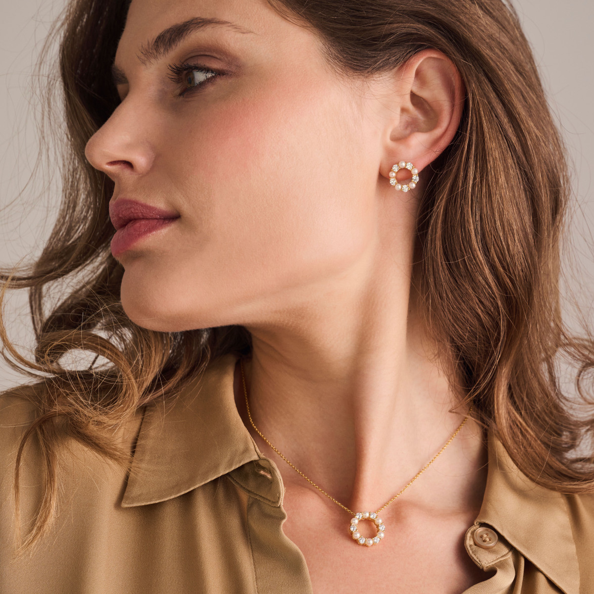 Sif Jakobs Biella SJ-N2432-PCZ-YG gold plated ketting met zirkonia's en zoetwaterparel - Lengte