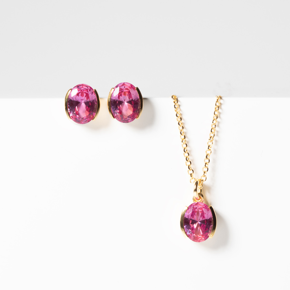 Sif Jakobs Ellisse SJ-E2350-PKCZ-YG gold plated oorstekers met roze zirkonia's 7 mm breed