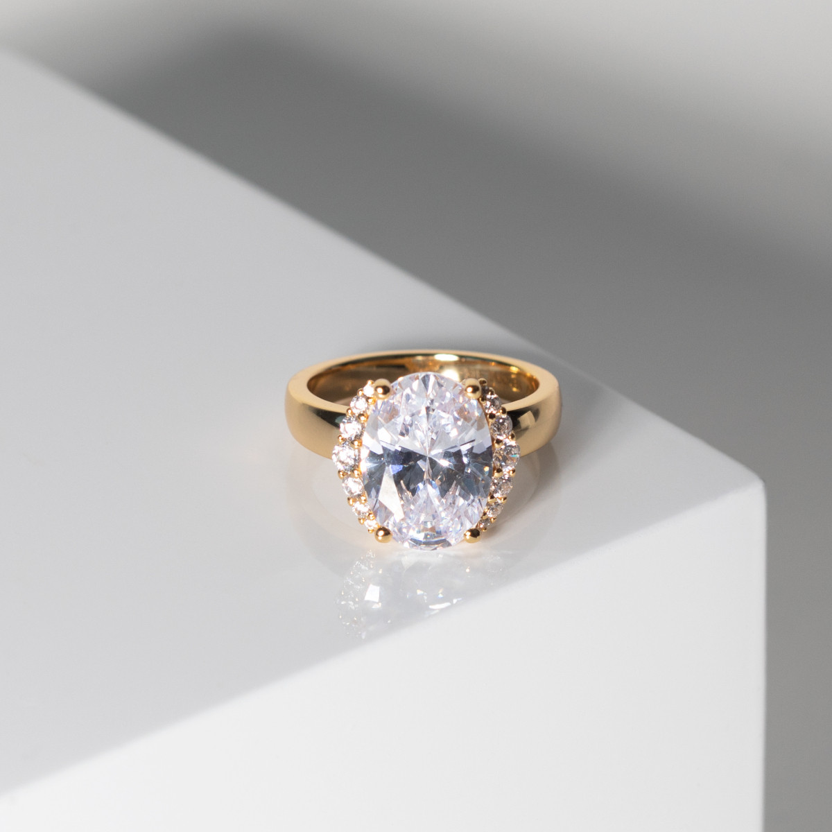Sif Jakobs Ellisse SJ-R2342-CZ-YG gold plated ring ovale zirkonia 14.5 mm breed