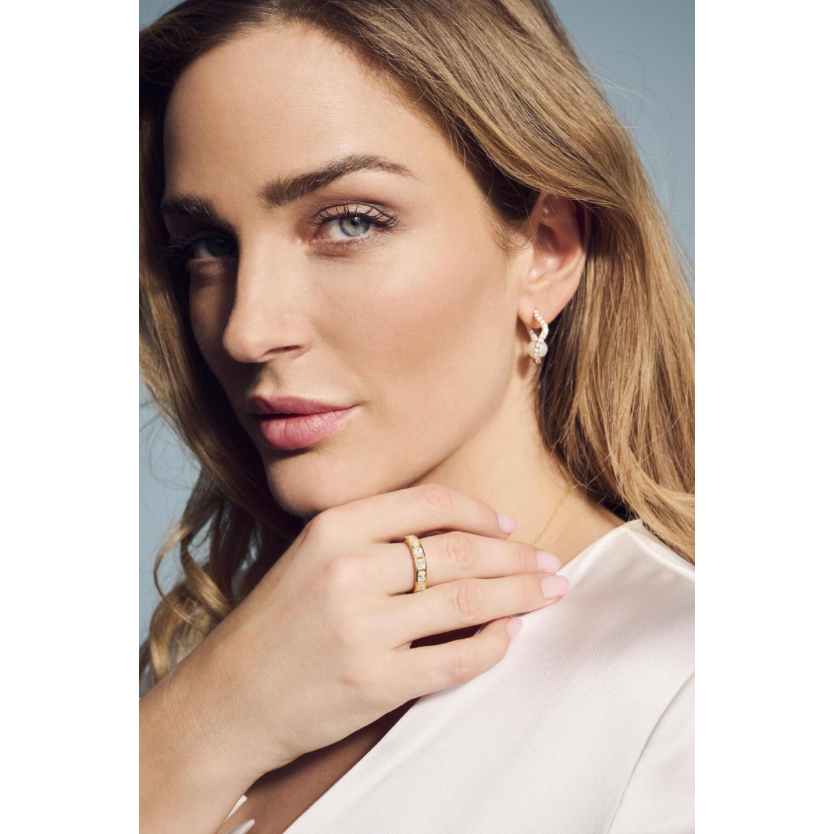 Sif Jakobs Roccanova SJ-R42265-CZ-YG gold plated ring met vierkante zirkonia rij 4.3 mm breed