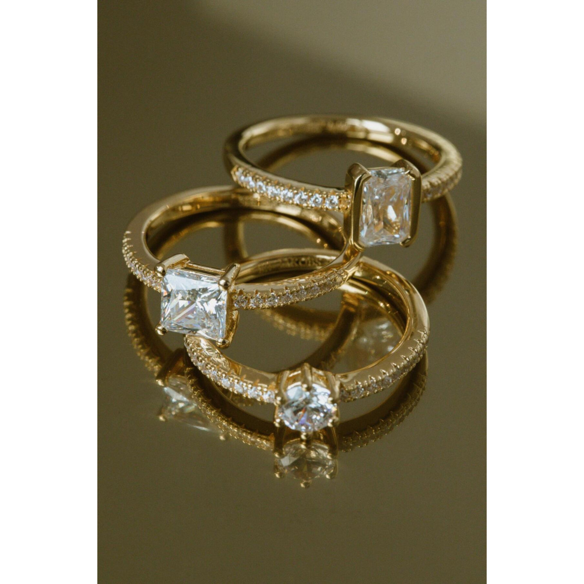 Sif Jakobs Roccanova SJ-R42266-CZ-YG gold plated ring met rechthoekige zirkonia 6.6 mm breed