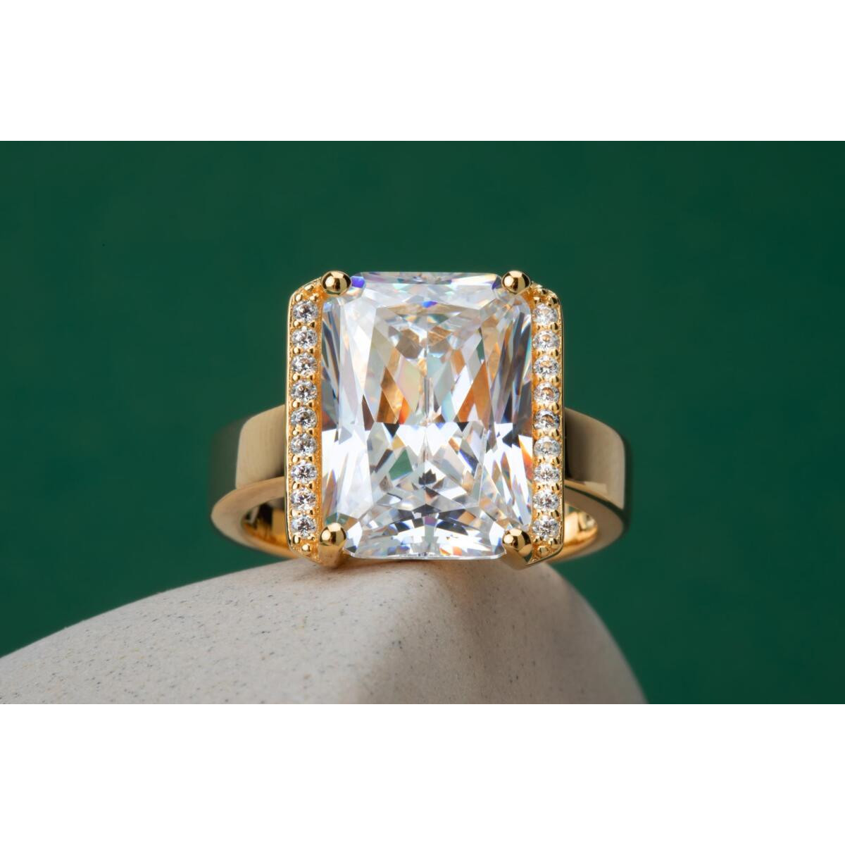 Sif Jakobs Roccanova SJ-R42267-CZ-YG goudkleurige ring met transparante zirkonia 13.5 mm breed