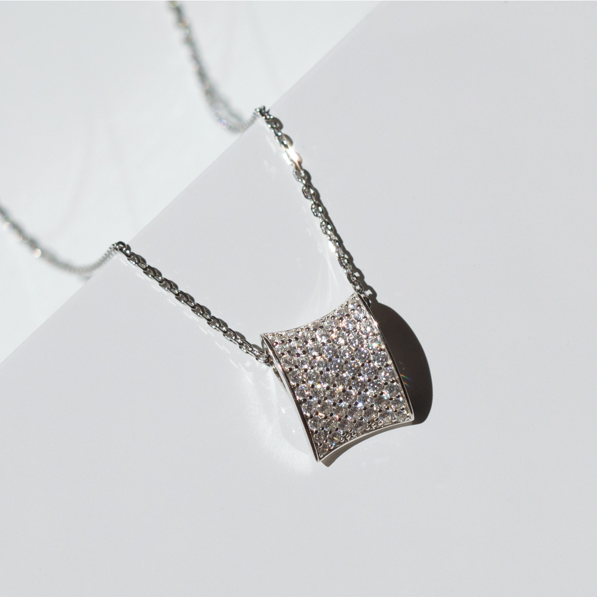 Sif Jakobs SJ-P2391-CZ zilveren ketting met pavéset zirkonia hanger 11 mm breed - Lengte 45 cm
