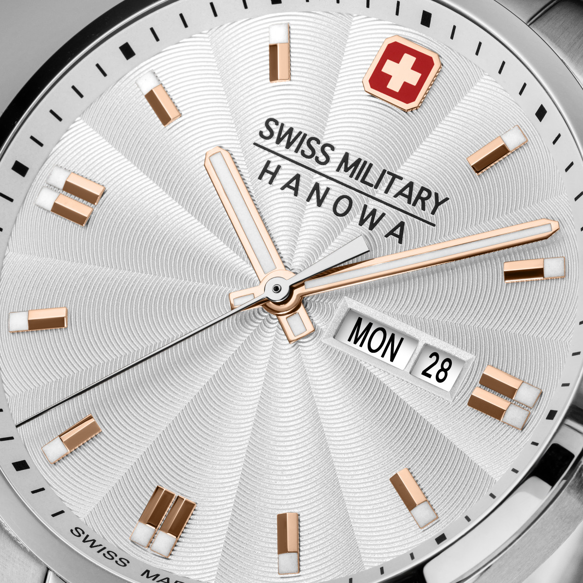 Swiss Military Hanowa Roadrunner Maxed SMWGH0001604 zilverkleurig horloge met dag en datum - Ø 43 mm