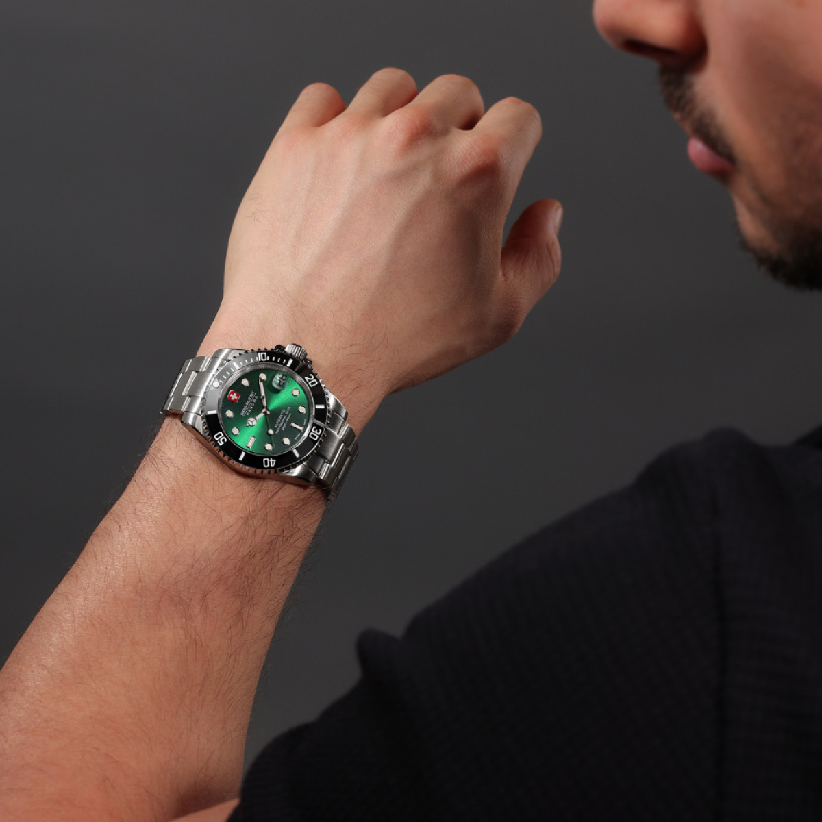 Swiss Military Hanowa Sealord SMWGL0006302 automatisch horloge met groene wijzerplaat en stalen band - Ø 41 mm