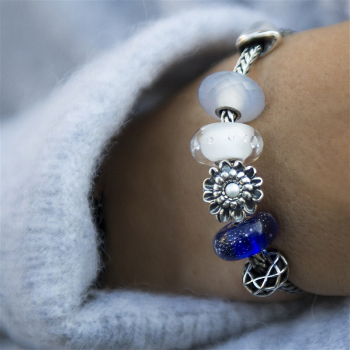 Trollbeads TAGBE-00037 Novemberchrysant geboortebloem bedel met parel