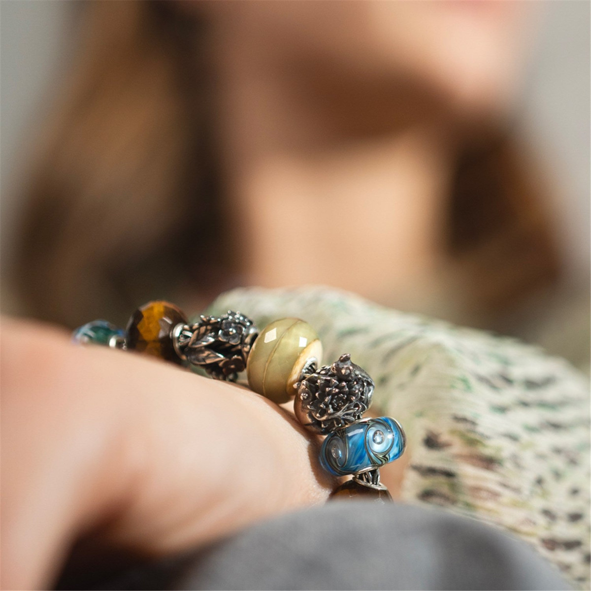 Trollbeads TAGBE-50048 bedel met bloemetjes van zilver