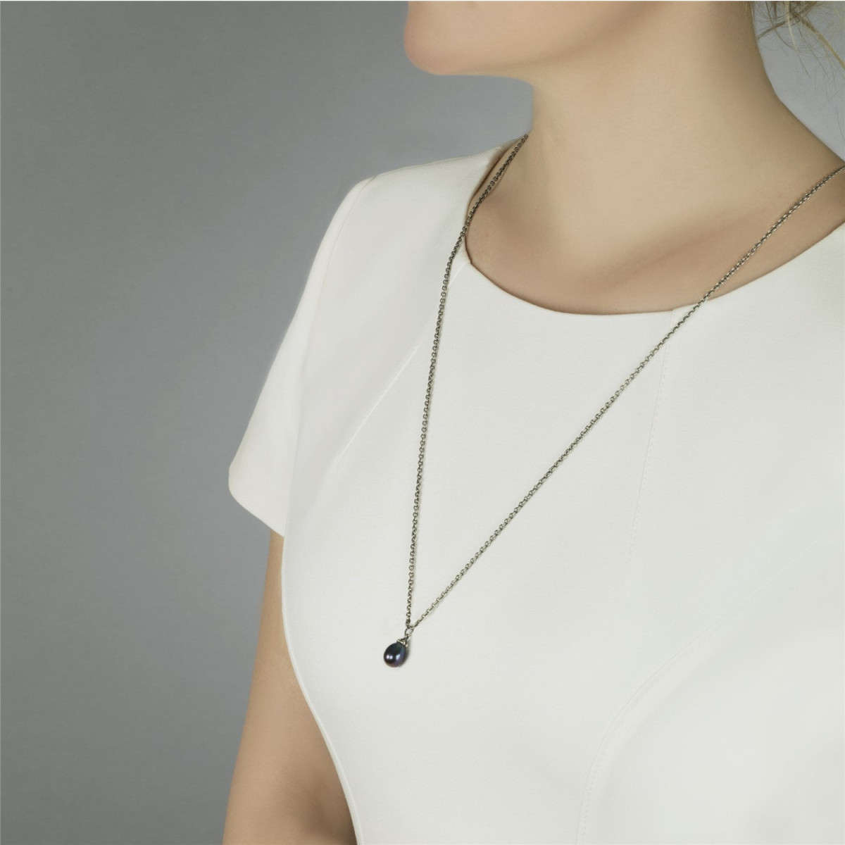 Trollbeads zilveren collier met blauwe peacock parel 