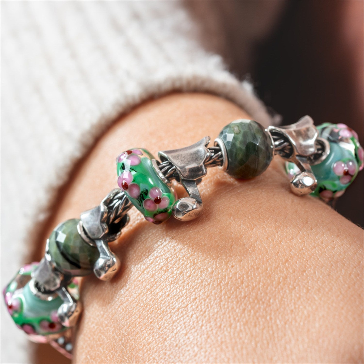 Trollbeads TGLBE-20367 Betoverde rozentuin kraal van glas