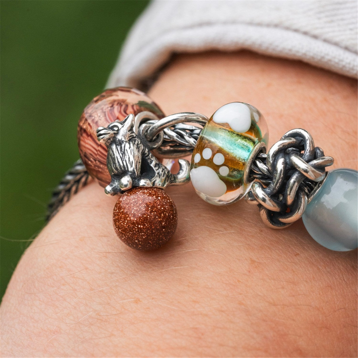 Trollbeads TGLBE-20385 Reismaatje kraal van glas met pootafdruk