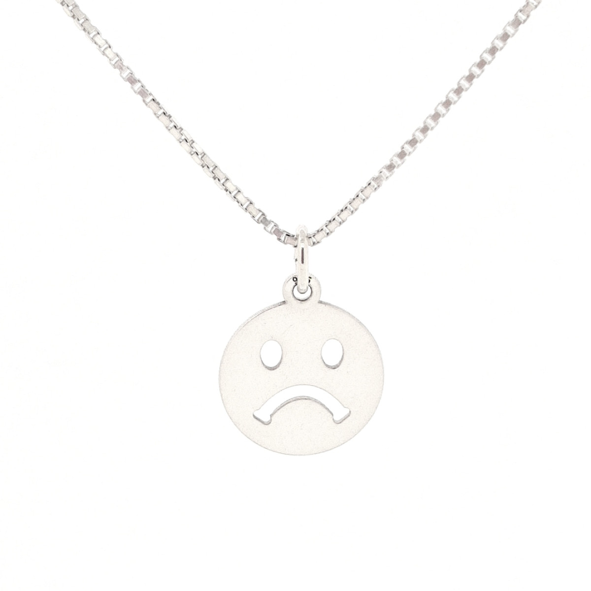 Zilveren emoticon hanger verdrietig