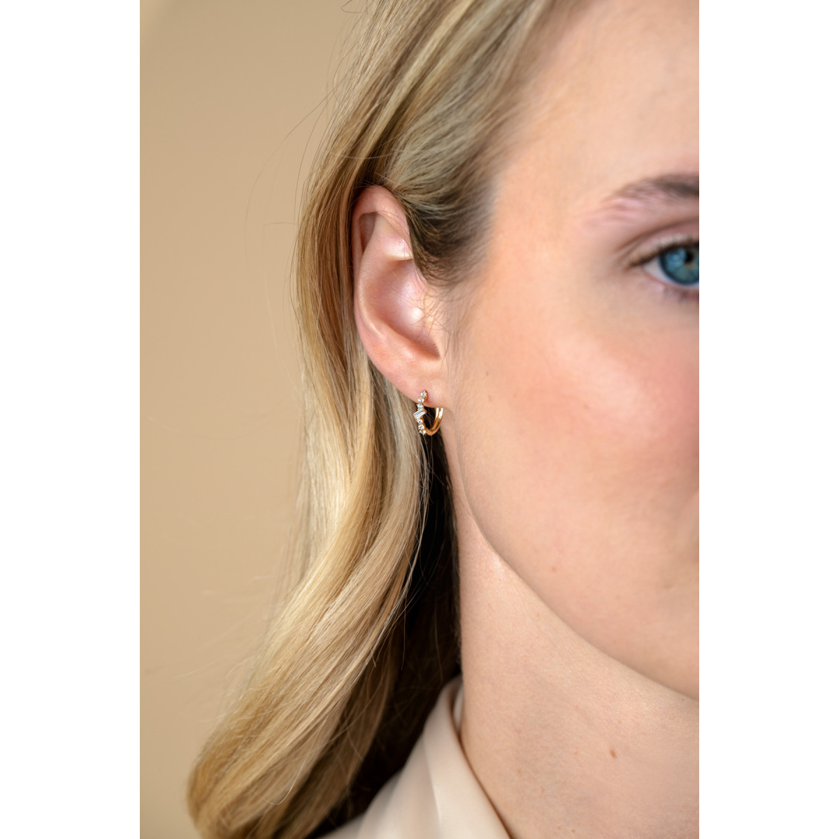 Zinzi Amaka's Favorieten ZGO528 gouden oorringen met zirkonia cirkel 3 mm breed - Diameter 13 mm