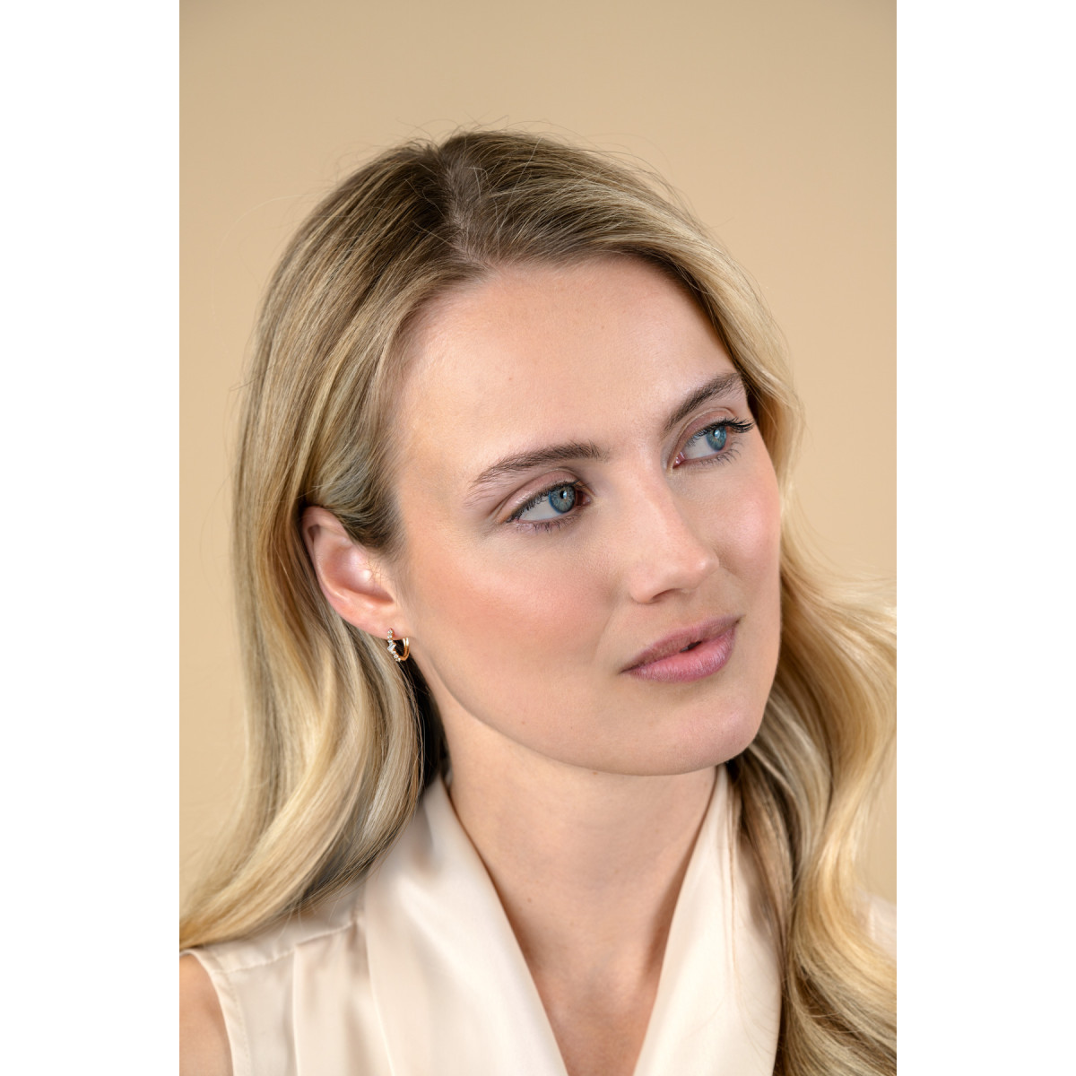 Zinzi Amaka's Favorieten ZGO528 gouden oorringen met zirkonia cirkel 3 mm breed - Diameter 13 mm