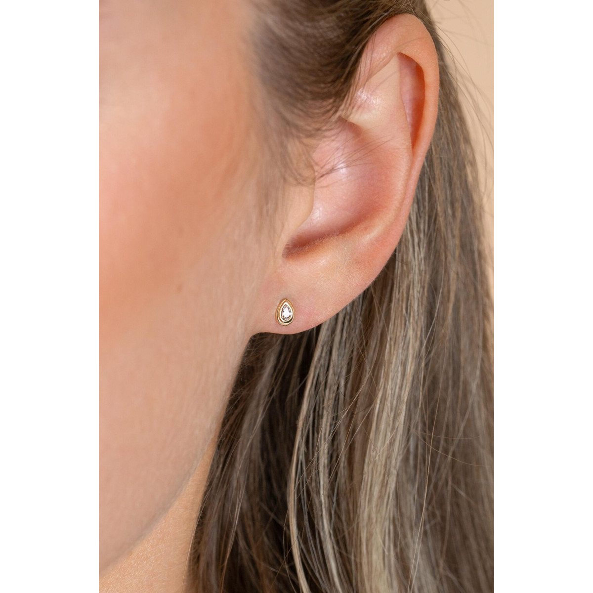 Zinzi Amaka's Favorieten ZGO559 gouden oorknopjes met druppel zirkonia 3.5 mm breed - Hoogte 4.5 mm