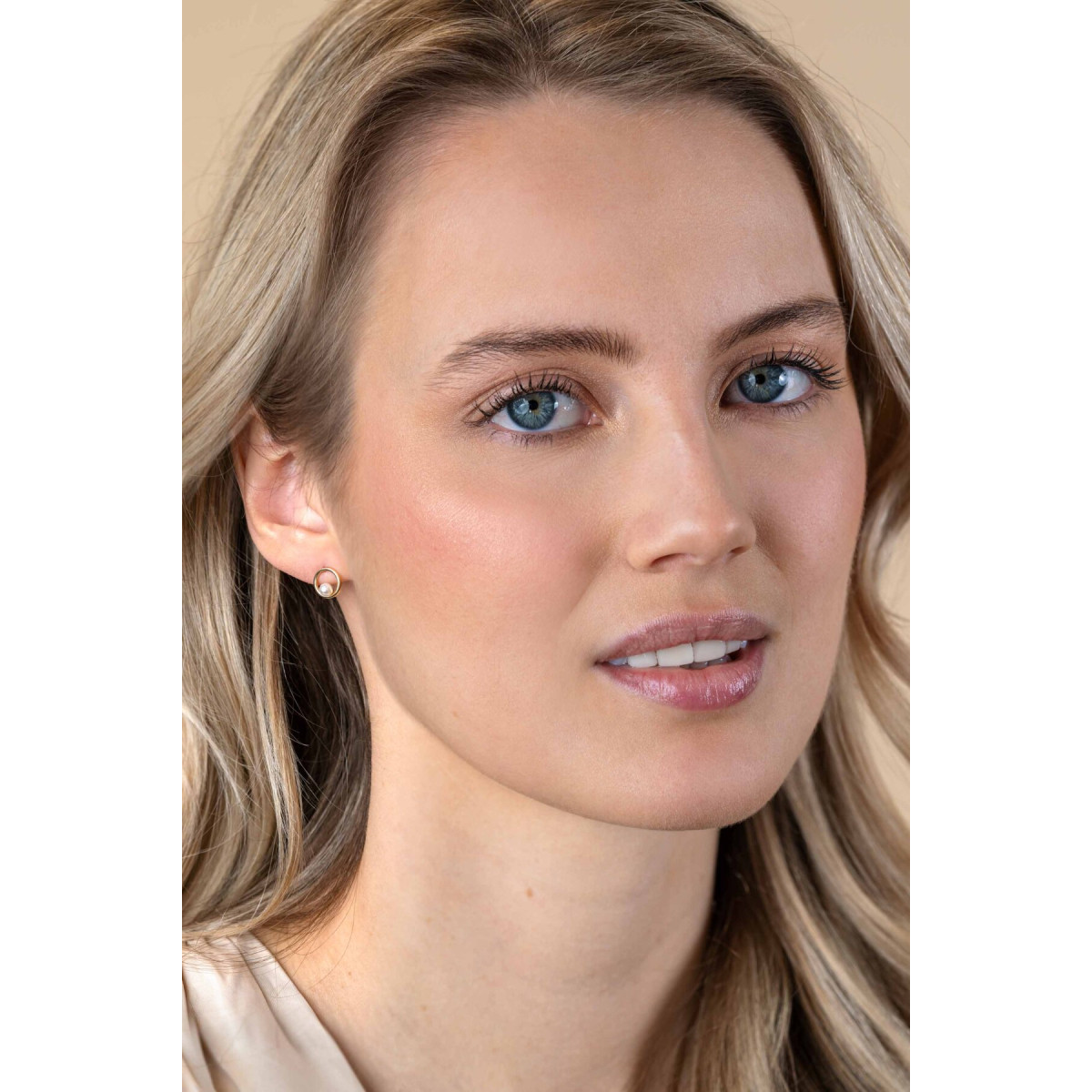Zinzi Fatima's Favorieten ZGO418 gouden cirkel oorstekers met parel - Diameter 8 mm