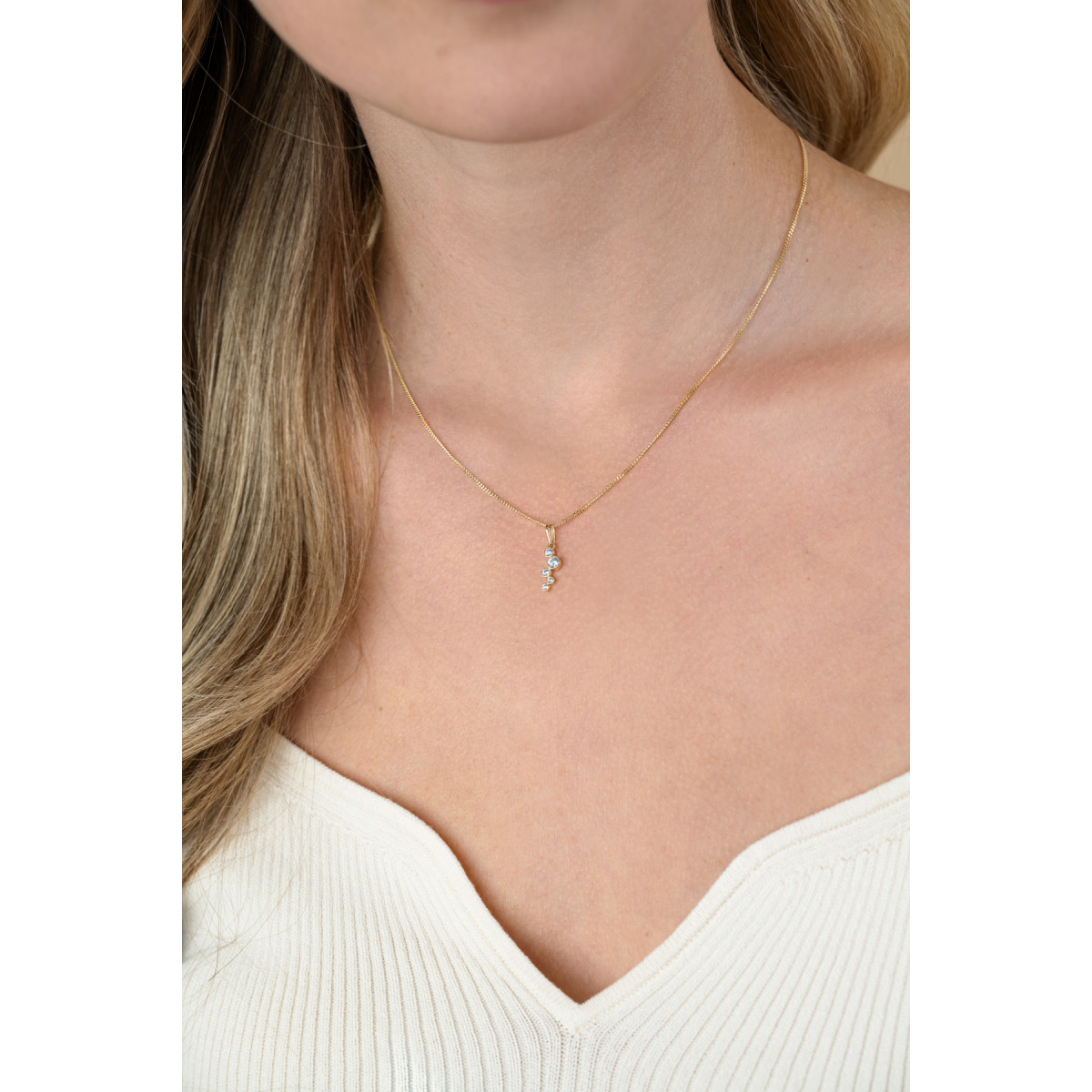 Zinzi Liekes Favorieten ZGH513 gouden hanger met zirkonia 5 mm breed - Hoogte 17 mm