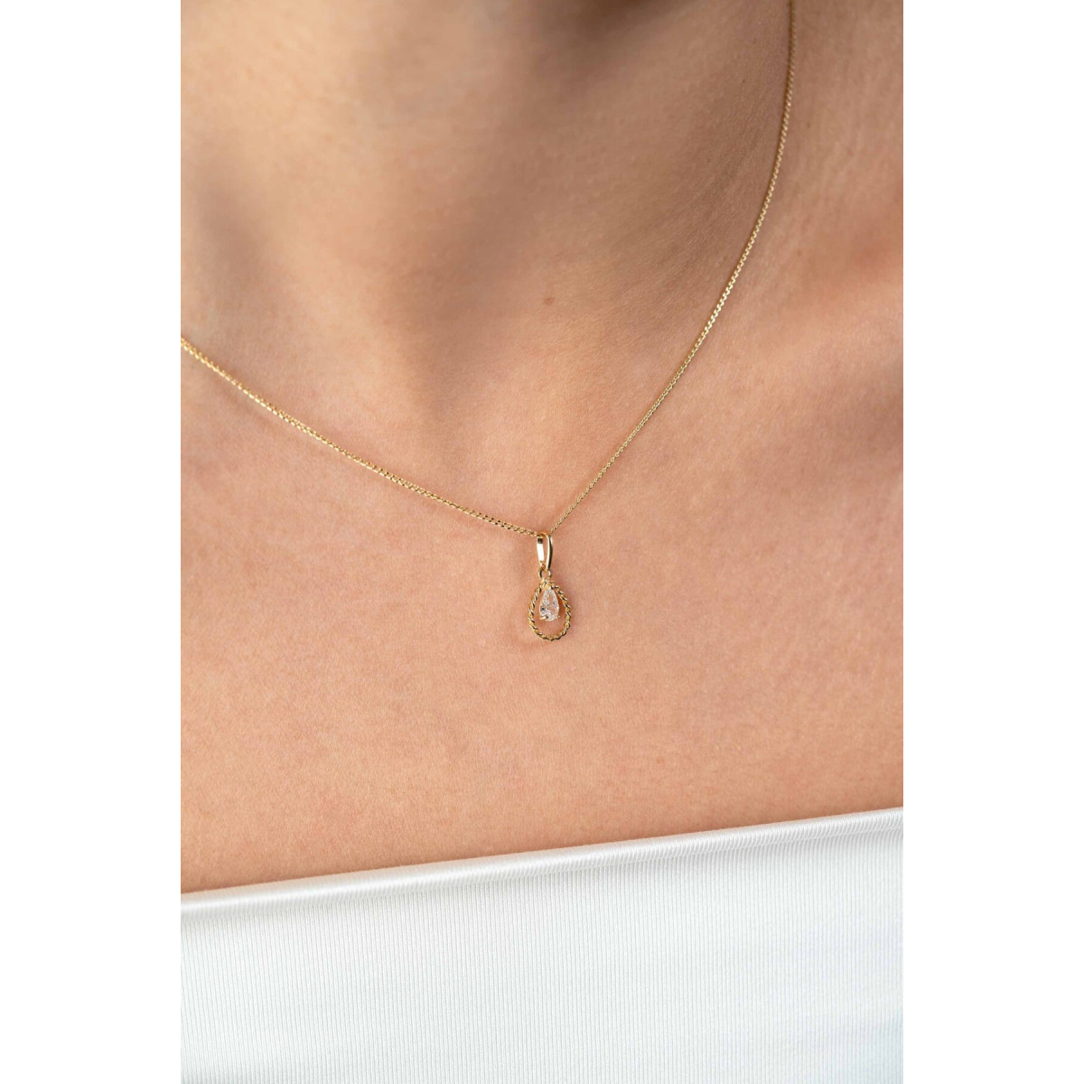 Zinzi ZGH478 14-karaat gouden hanger met peer geslepen transparante zirkonia 7.5 mm breed - Hoogte 16 mm