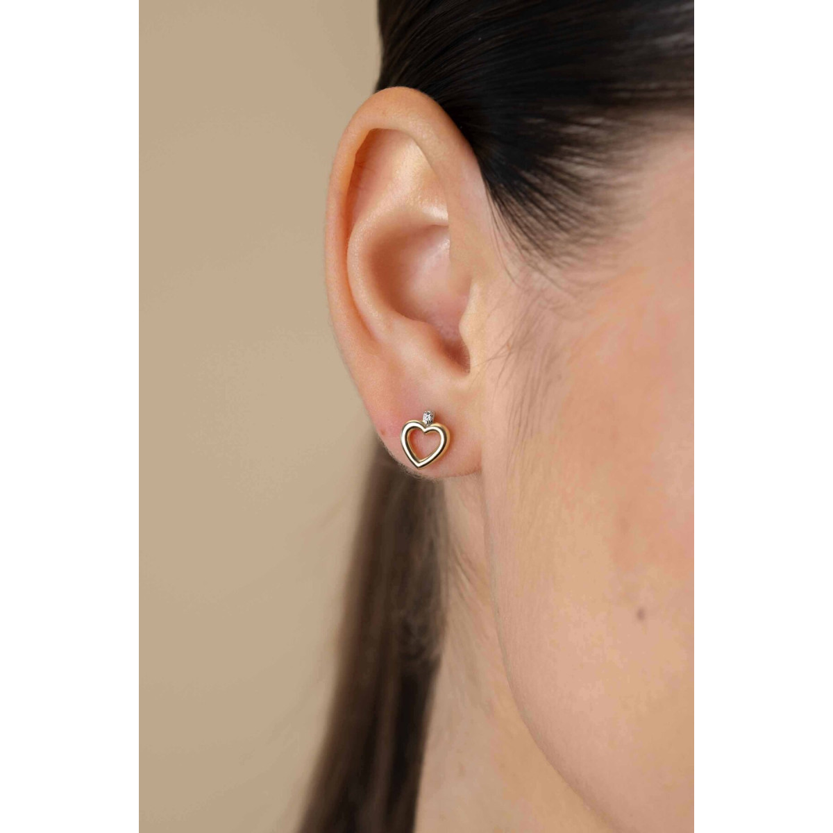 Zinzi Liekes Favorieten ZIO2566 goudkleurige hartjes oorstekers met zirkonia 7.8 mm breed