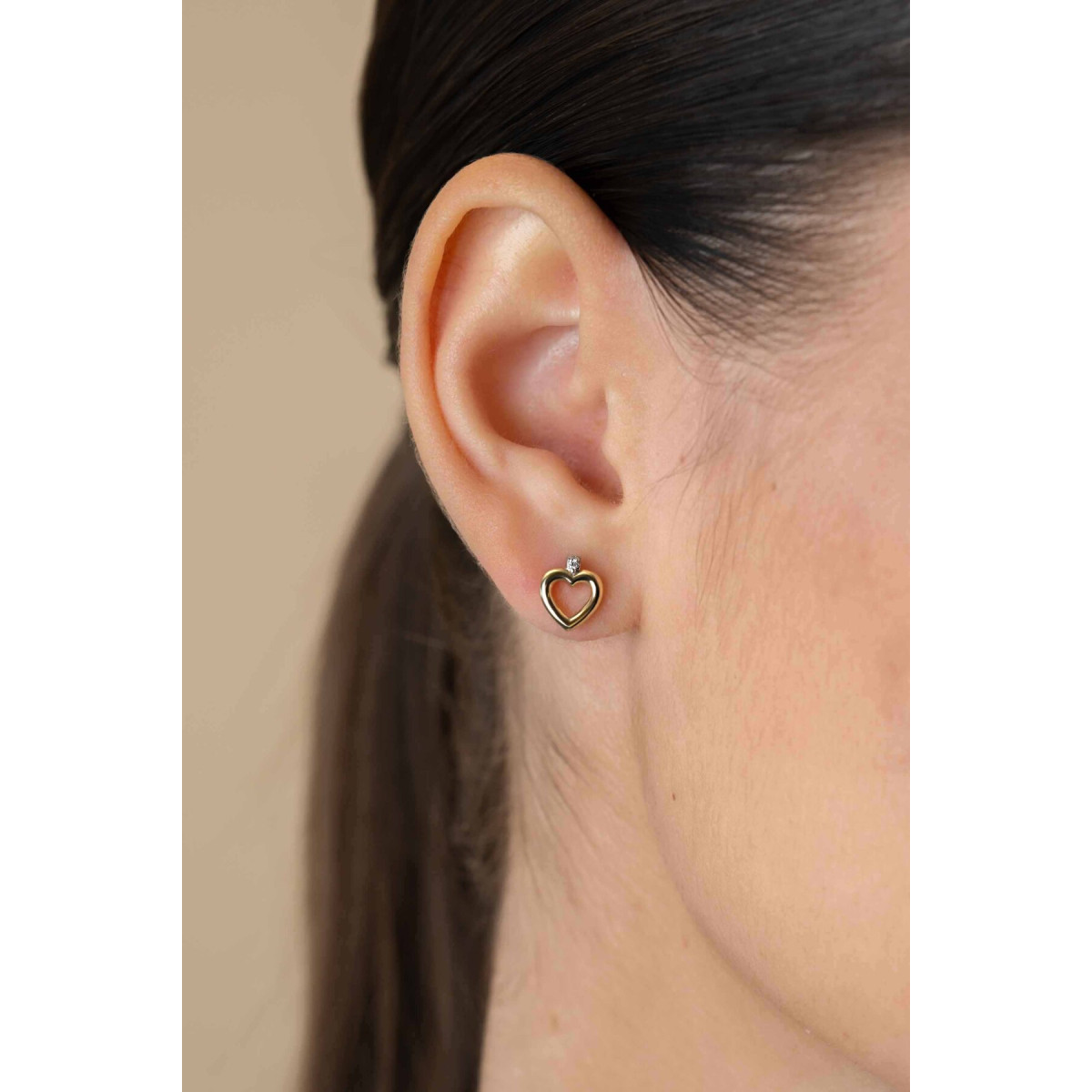 Zinzi Liekes Favorieten ZIO2566 goudkleurige hartjes oorstekers met zirkonia 7.8 mm breed