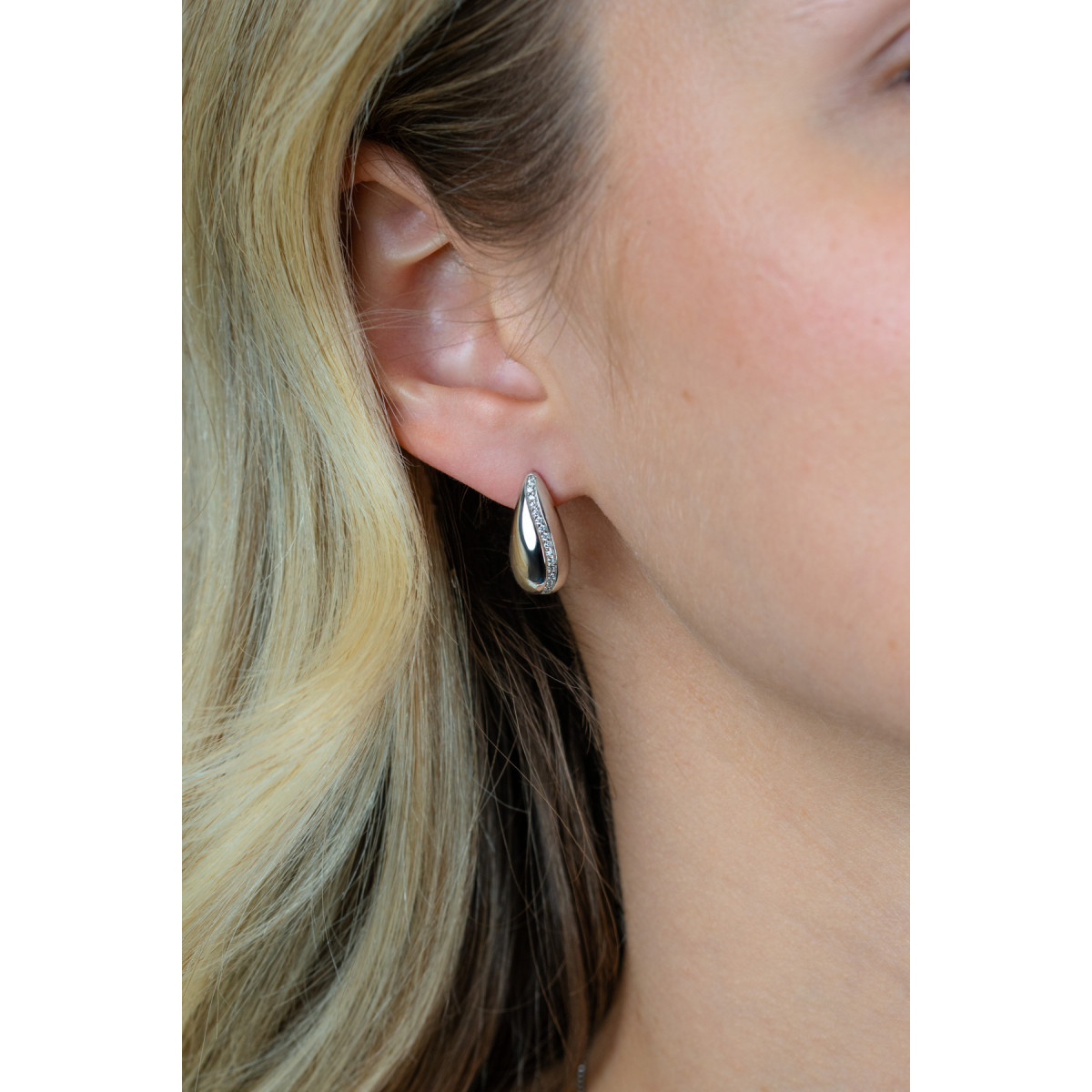 Zinzi Liekes Favorieten ZIO2707 zilveren druppel oorstekers met zirkonia 8.8 mm breed - Hoogte 17 mm