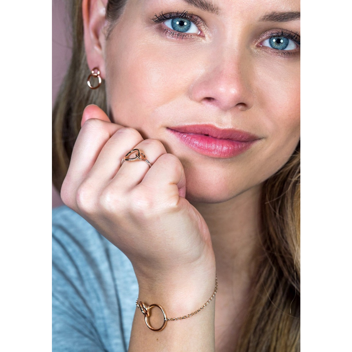 Zinzi ZIA1278R rosékleurige armband met 2 verbonden cirkels 18 mm breed - Lengte 16-19 cm