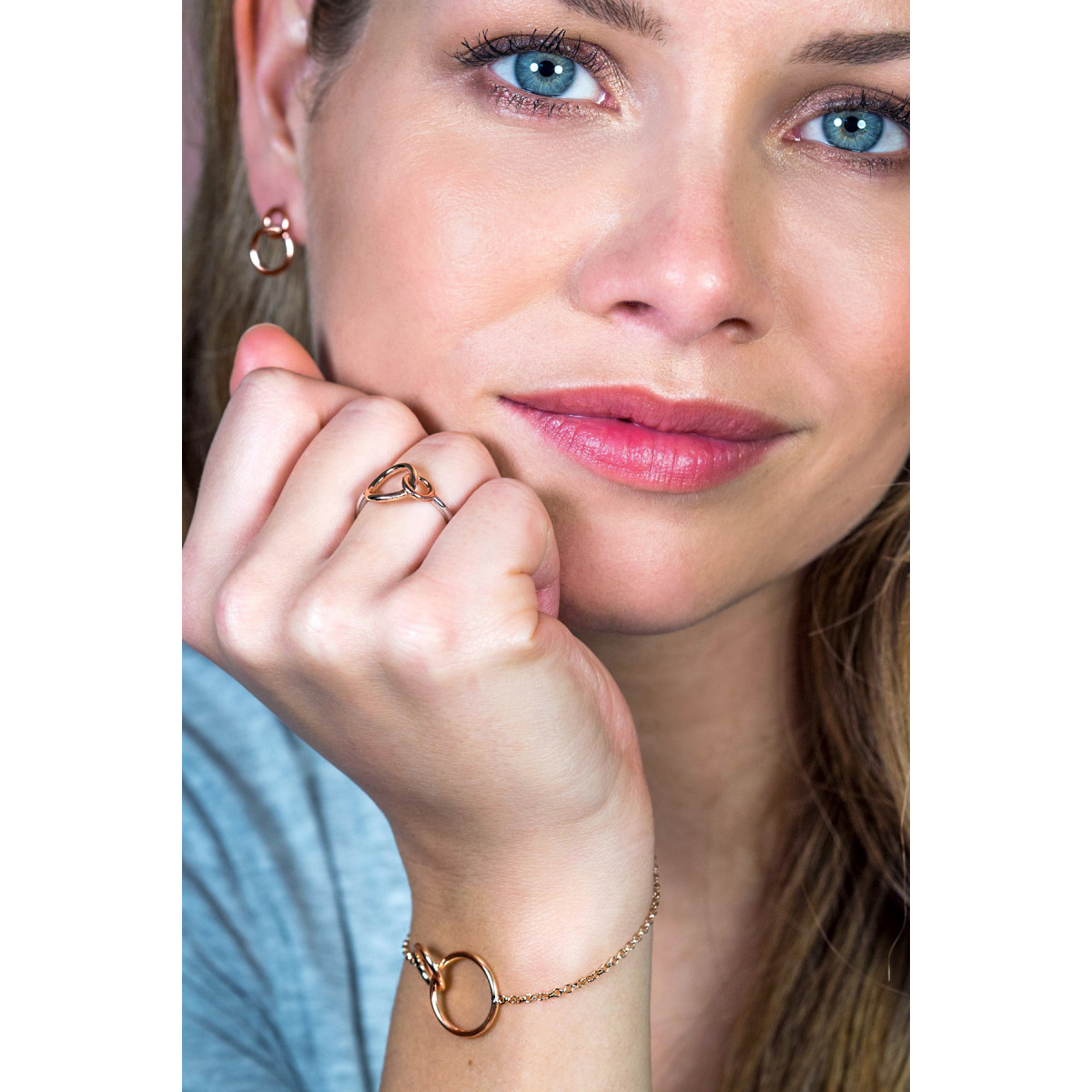 Zinzi ZIA1278R rosékleurige armband met 2 verbonden cirkels 18 mm breed - Lengte 16-19 cm