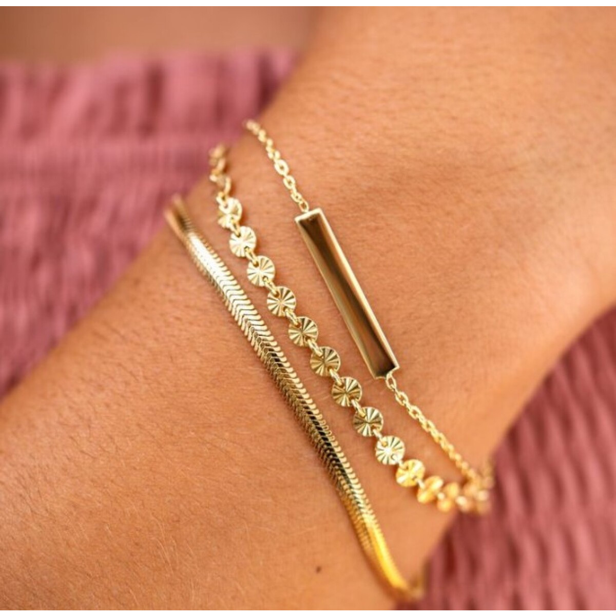 Zinzi ZIA2272G goudkleurige armband met gediamanteerde rondjes 4.3 mm breed - Lengte 17-20 cm