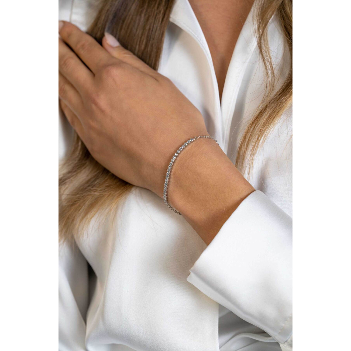 Zinzi ZIA2370 zilveren armband met ronde zirkonia rij 2.5 mm breed - Lengte 16-19 cm