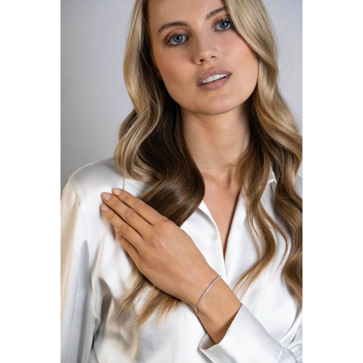 Zinzi ZIA2370 zilveren armband met ronde zirkonia rij 2.5 mm breed - Lengte 16-19 cm