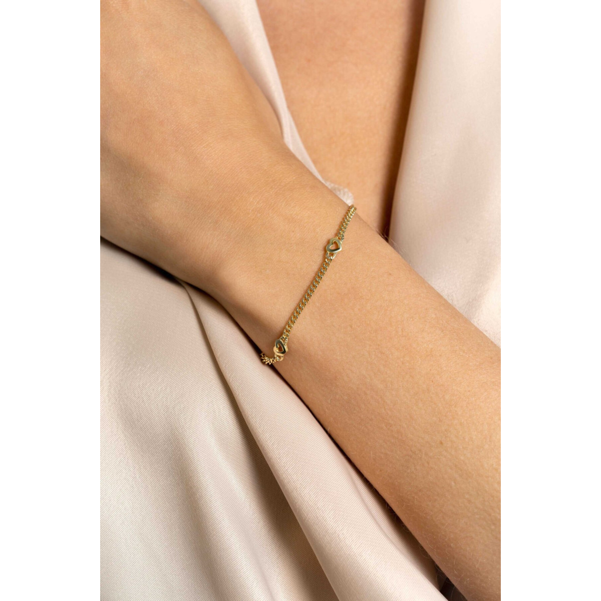 Zinzi ZIA2409G goudkleurige armband met hartjes 4.7 mm breed - Lengte 17-20 cm