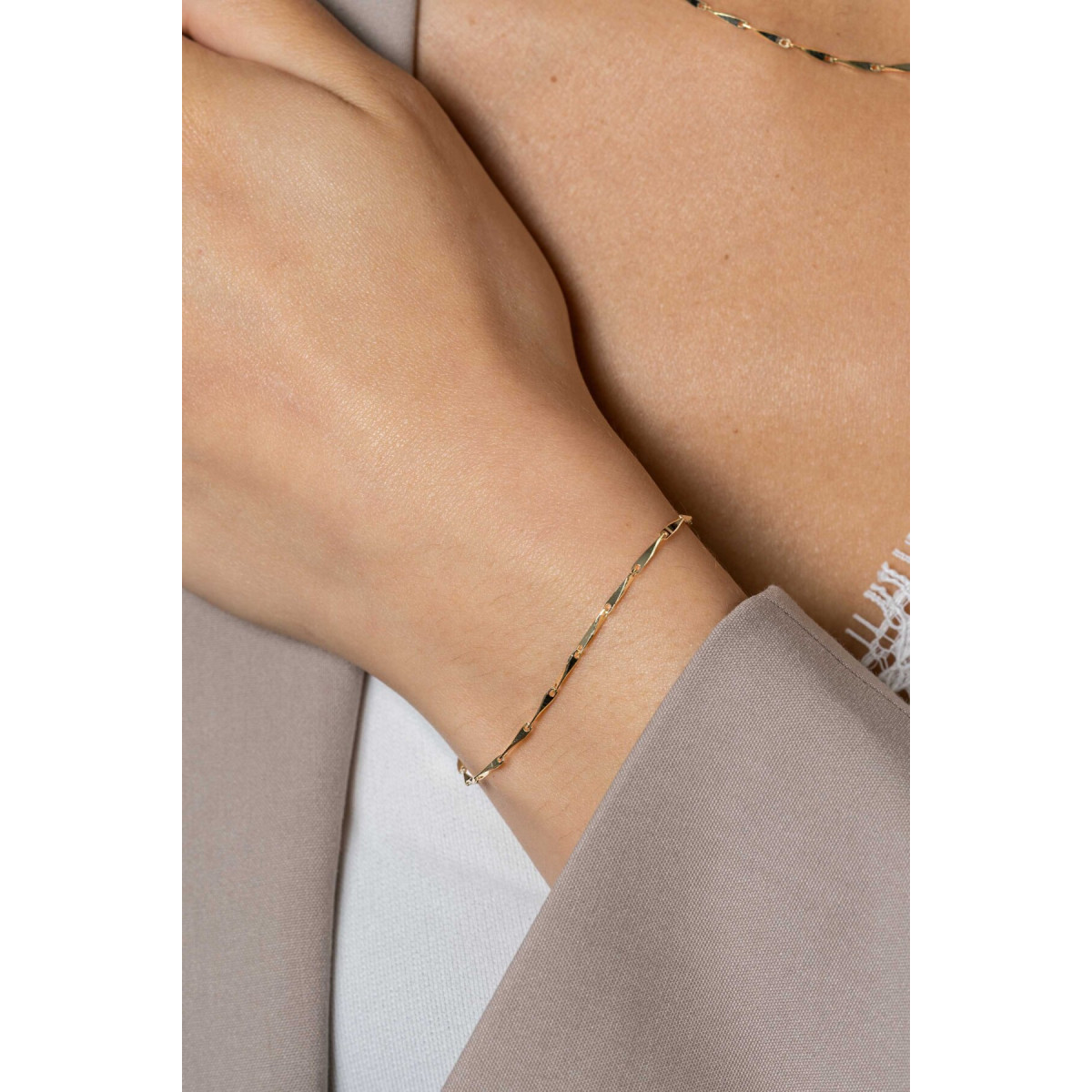 Zinzi ZIA2414G goudkleurige armband met pijlschakels 1.5 mm breed - Lengte 17.5-20 cm