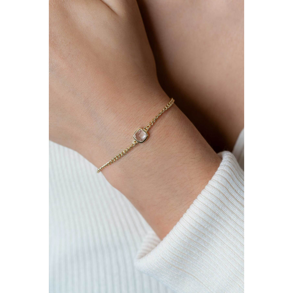 Zinzi ZIA2417Y gold plated armband met vierkante zirkonia 7.1 mm breed - Lengte 16-19 cm