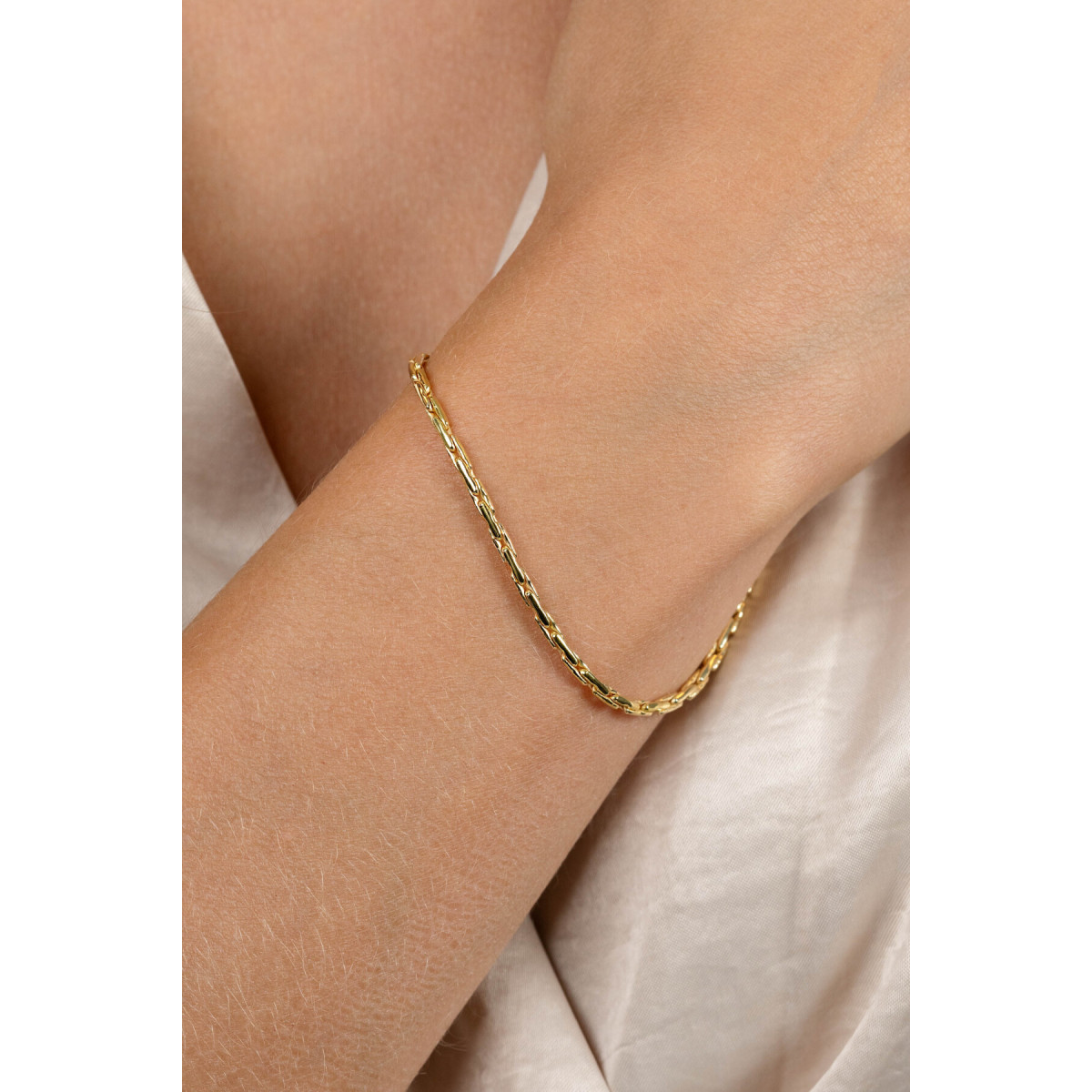 Zinzi ZIA2648G goudkleurige armband met rechthoekige schakels 2.3 mm breed - Lengte 18-21 cm