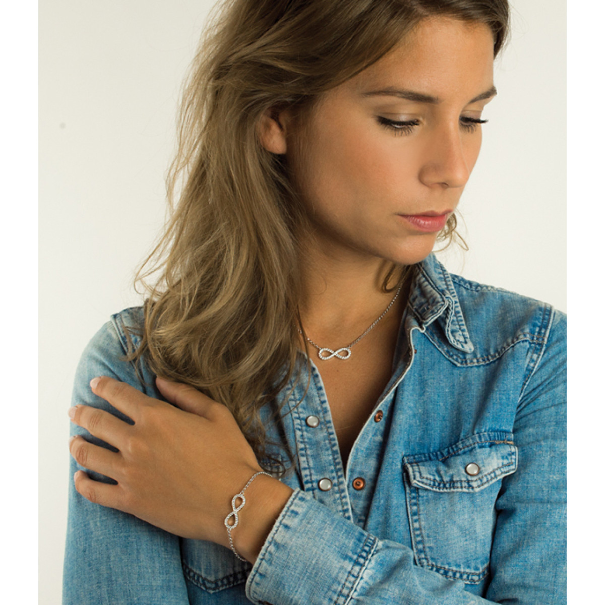 Zinzi ZIC1065 zilveren infinity ketting met zirkonia 6 mm breed - Lengte 42-45 cm