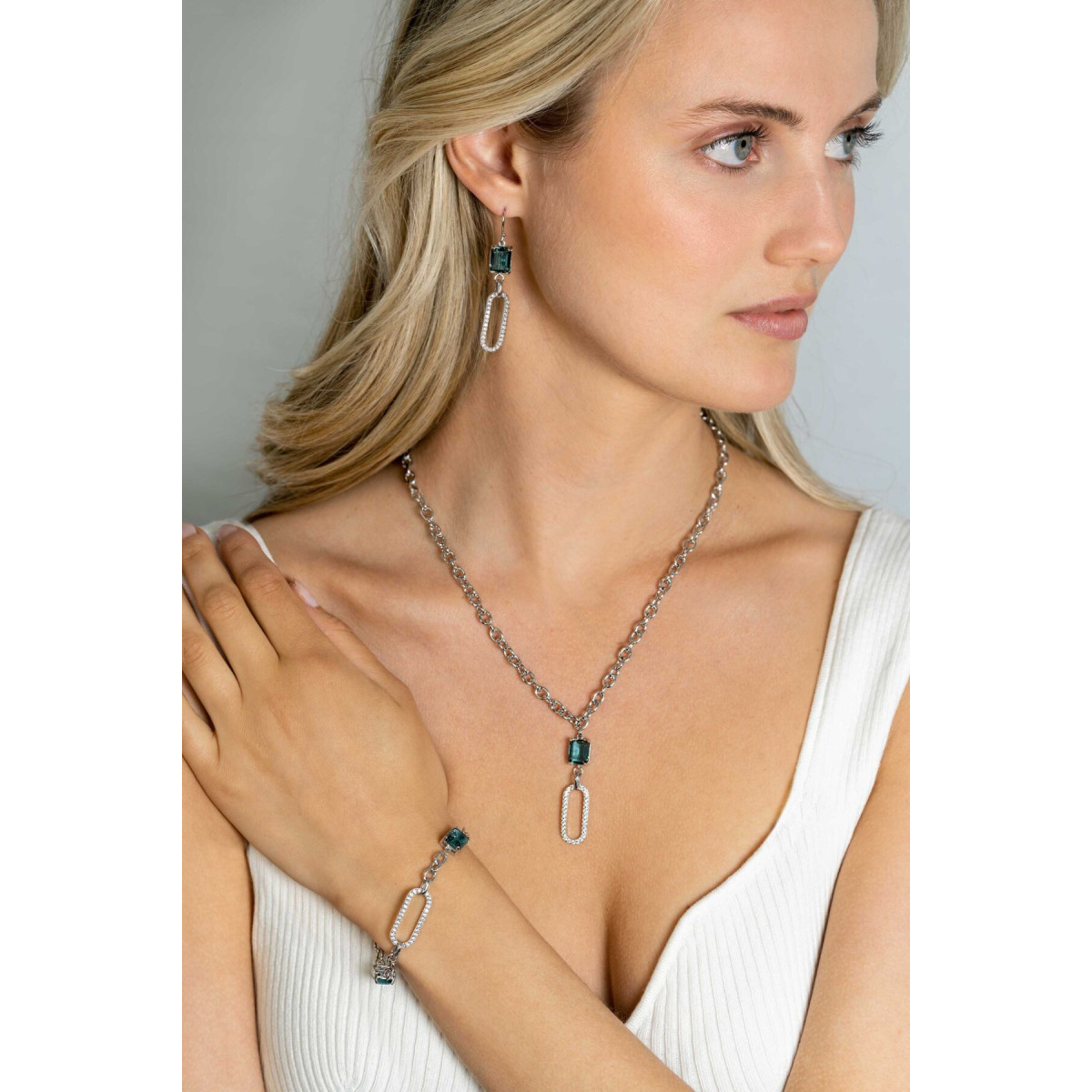 Zinzi ZIC2487 zilveren ketting met hanger en blauwe zirkonia 10 mm breed - Lengte 42-45 cm