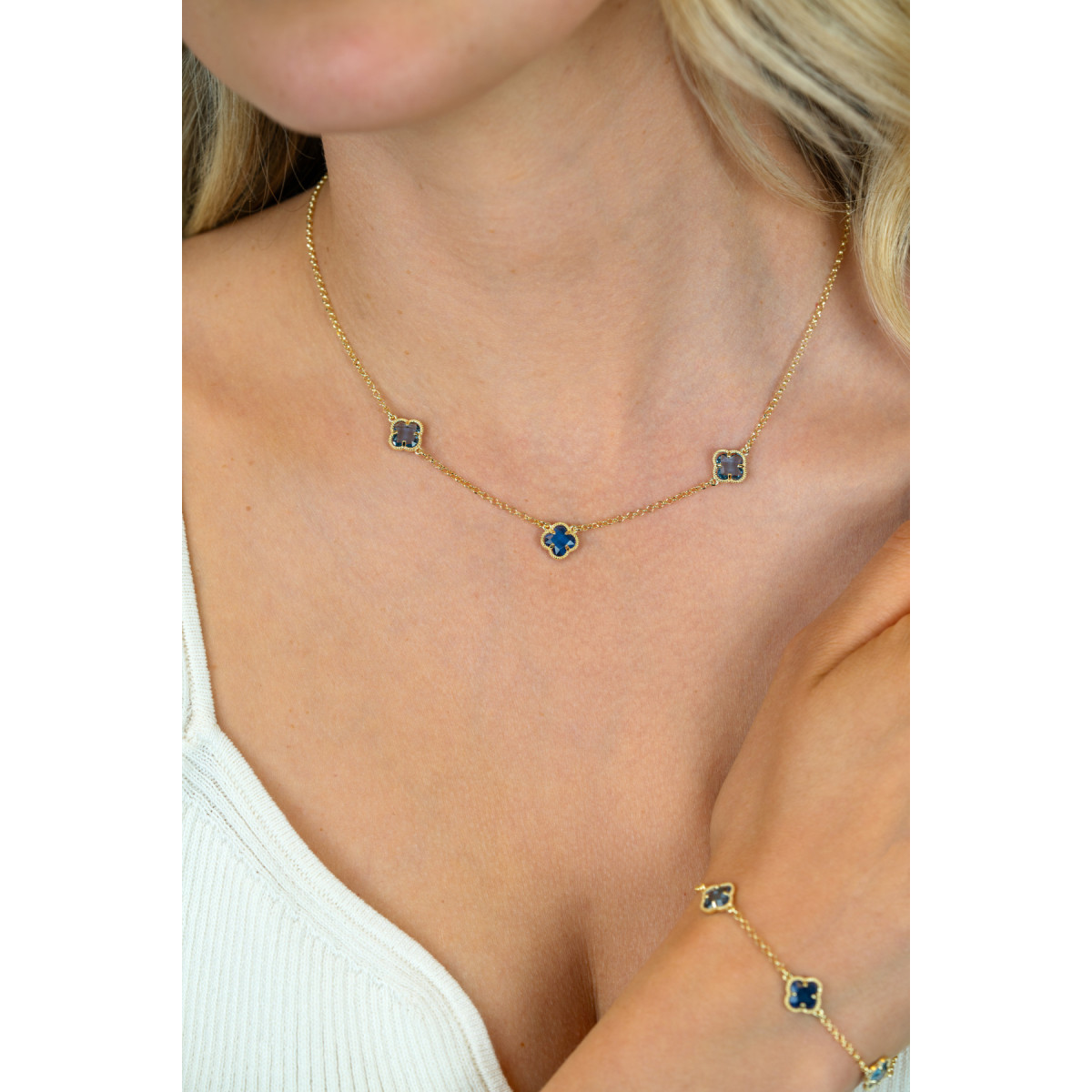 Zinzi ZIC2662B goudkleurige ketting met blauwe klaver hangers 9 mm breed - Lengte 42-45 cm