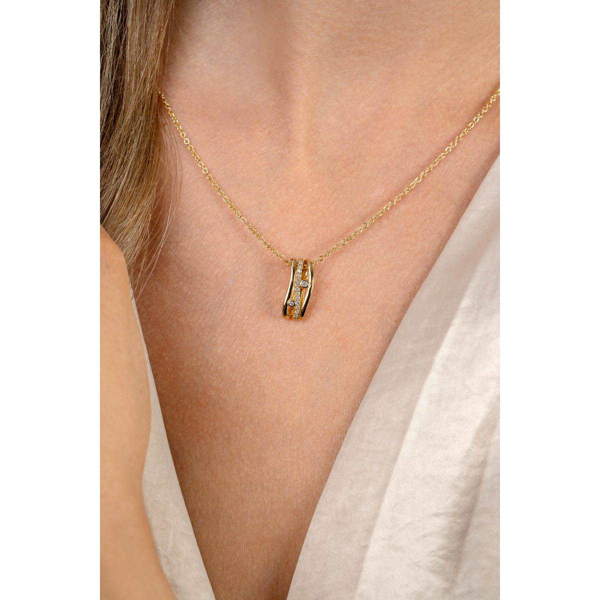Zinzi ZIC2685 gold plated ketting met golvende zirkonia hanger - Lengte 45-48 cm