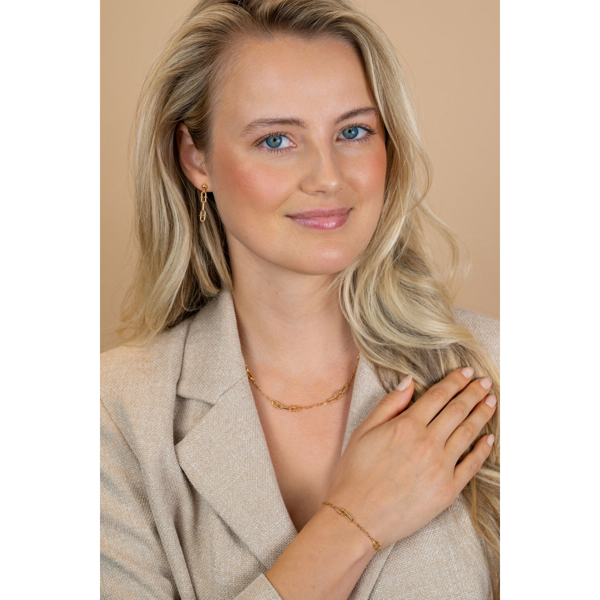 Zinzi ZIC2798 goudkleurige schakelketting met ovale knopen 6 mm breed - Lengte 42-45 cm