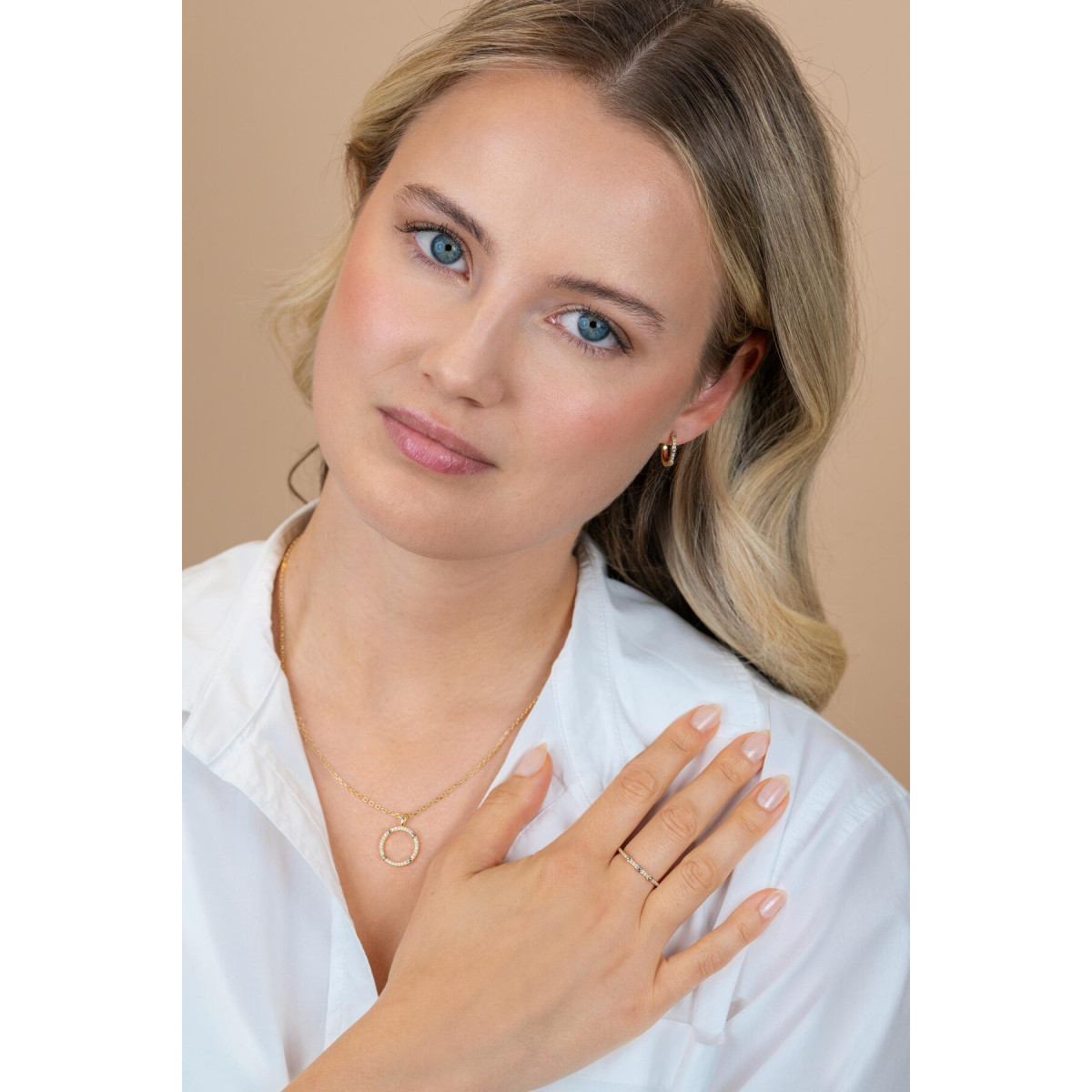 Zinzi ZIC2814 goudkleurige ketting met ronde zirkoniahanger 15 mm breed - Lengte 40-45 cm
