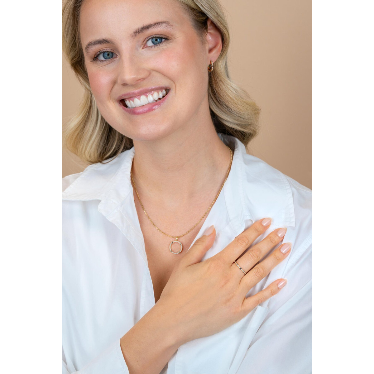 Zinzi ZIC2814 goudkleurige ketting met ronde zirkoniahanger 15 mm breed - Lengte 40-45 cm