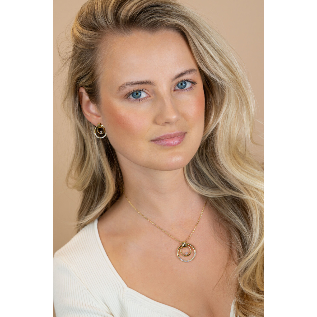 Zinzi ZIC2819 goudkleurige ketting met dubbele cirkels en zirkonia 24 mm breed - Lengte 42-45 cm
