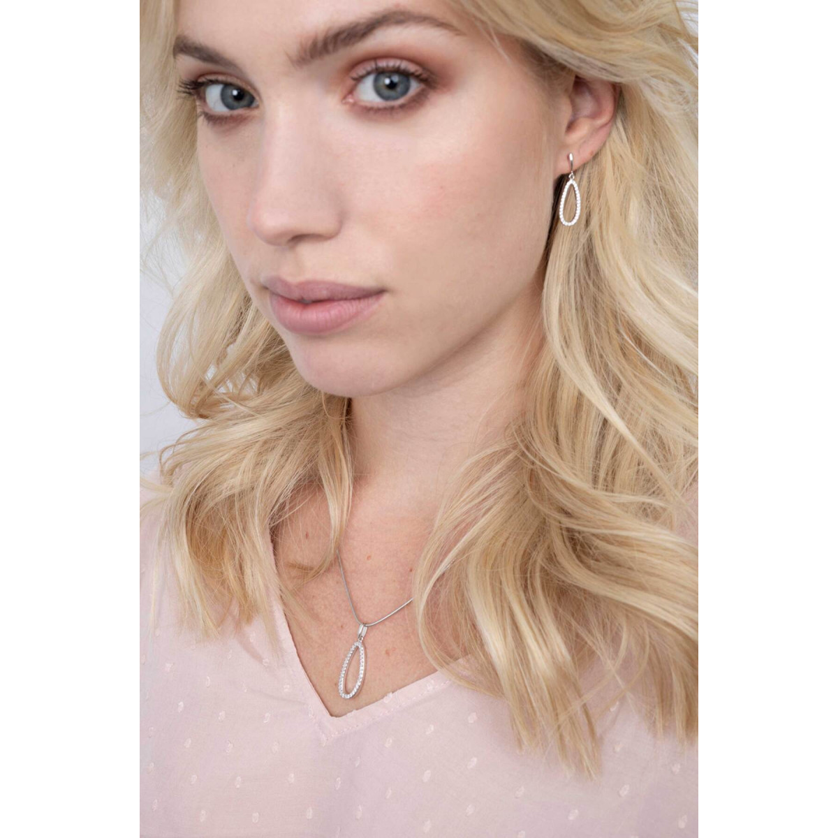 Zinzi ZIH2038 zilveren hanger druppelvorm met transparante zirkonia 12 mm breed - Hoogte 33 mm